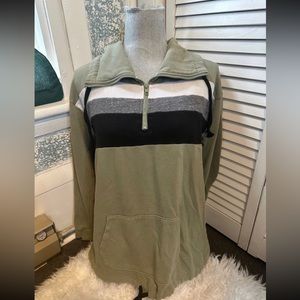 ⭐️ 3 for $20.00 SALE VS Pink pullover